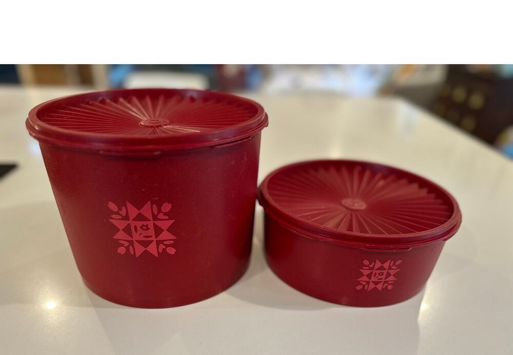 Vintage Tupperware Nesting Canisters Tulip Quilt